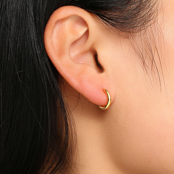 Lightweight Chunky Silver Open Hoops Earrings - Picture 4 of 4